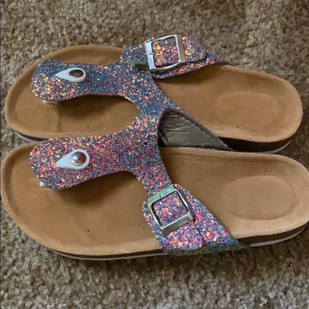 sandals - Picture 2 of 3